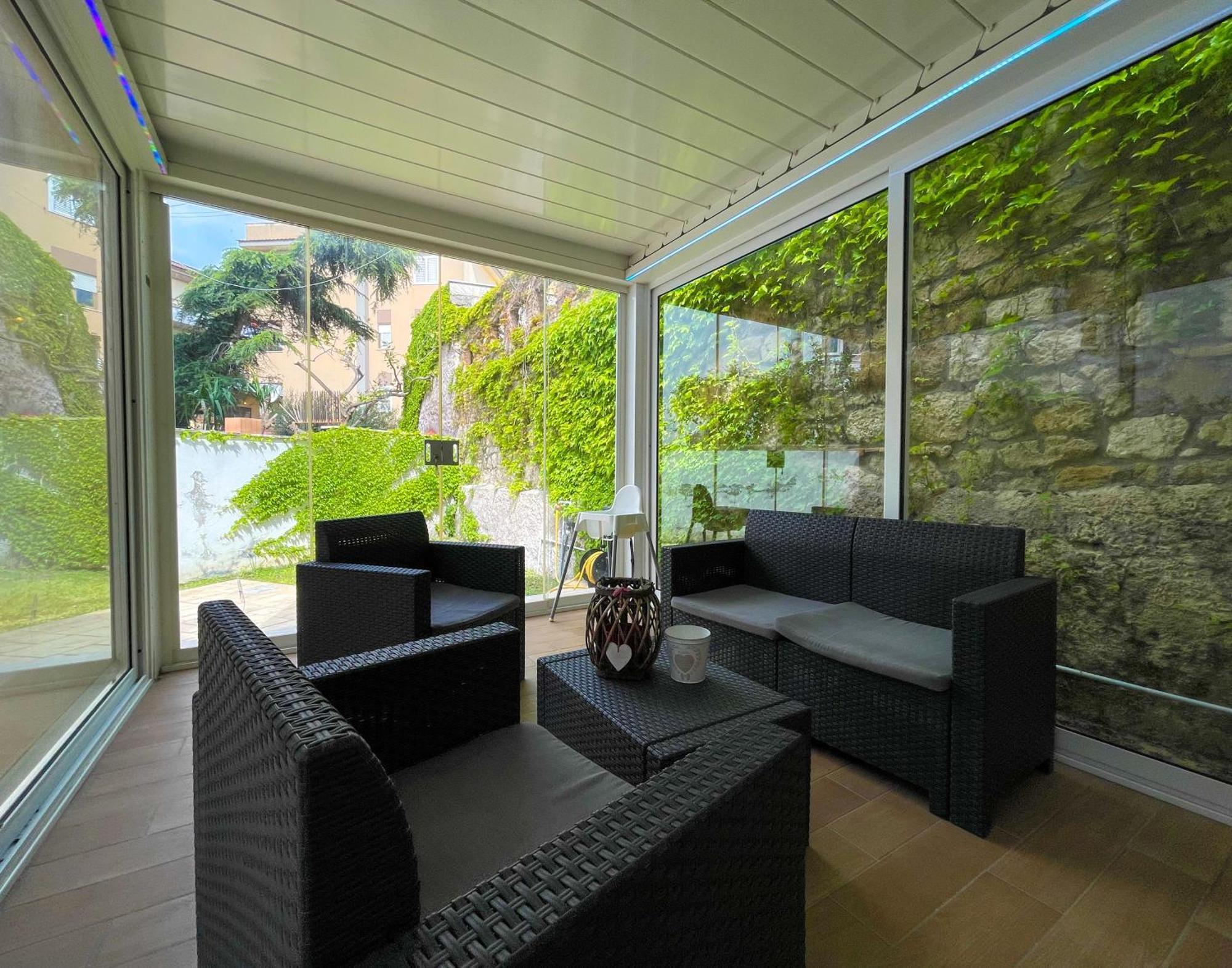 The Shabby House - Charming Seaside Retreat In Central Anzio, Steps From Beach And Train Station Exteriör bild
