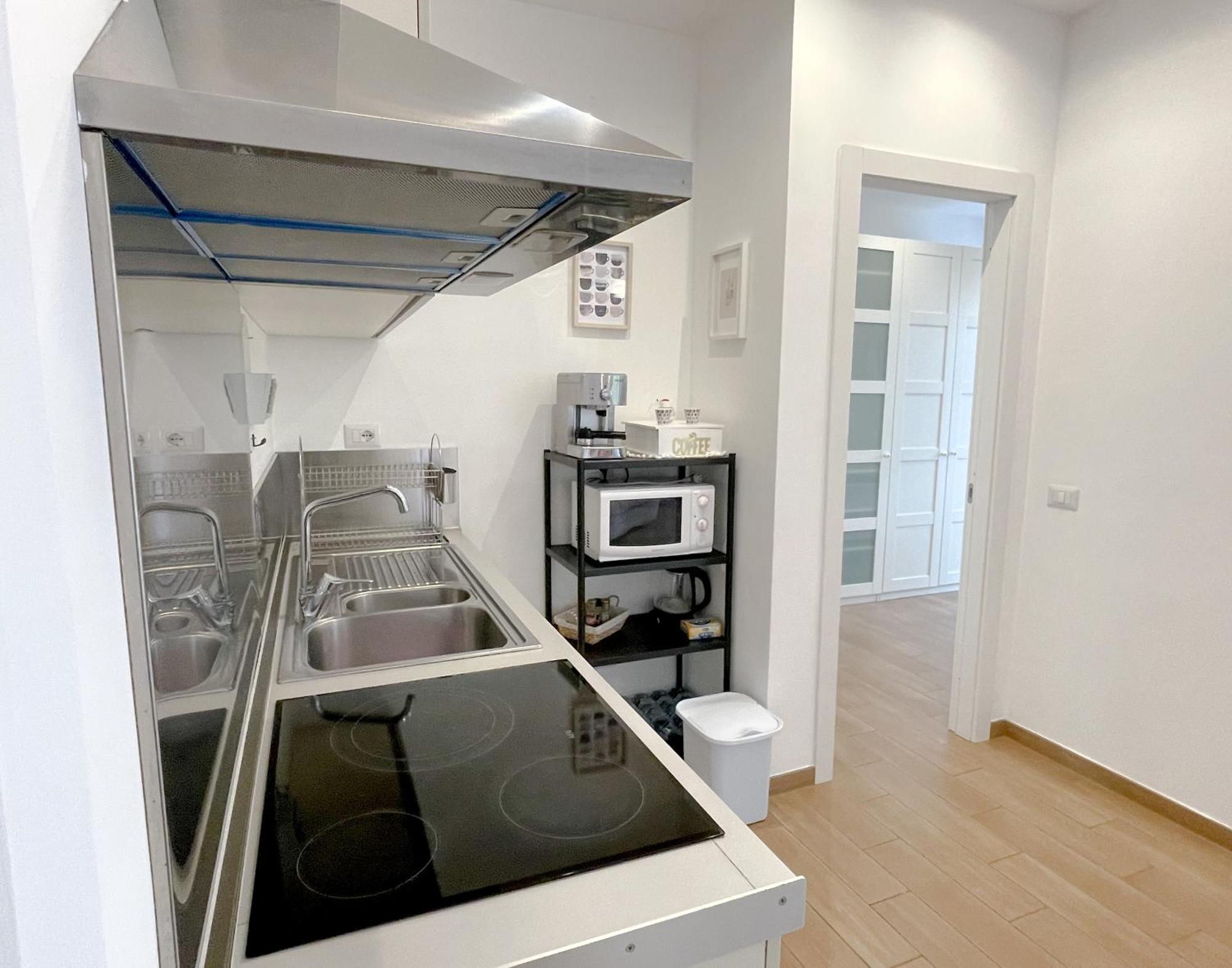 The Shabby House - Charming Seaside Retreat In Central Anzio, Steps From Beach And Train Station Exteriör bild