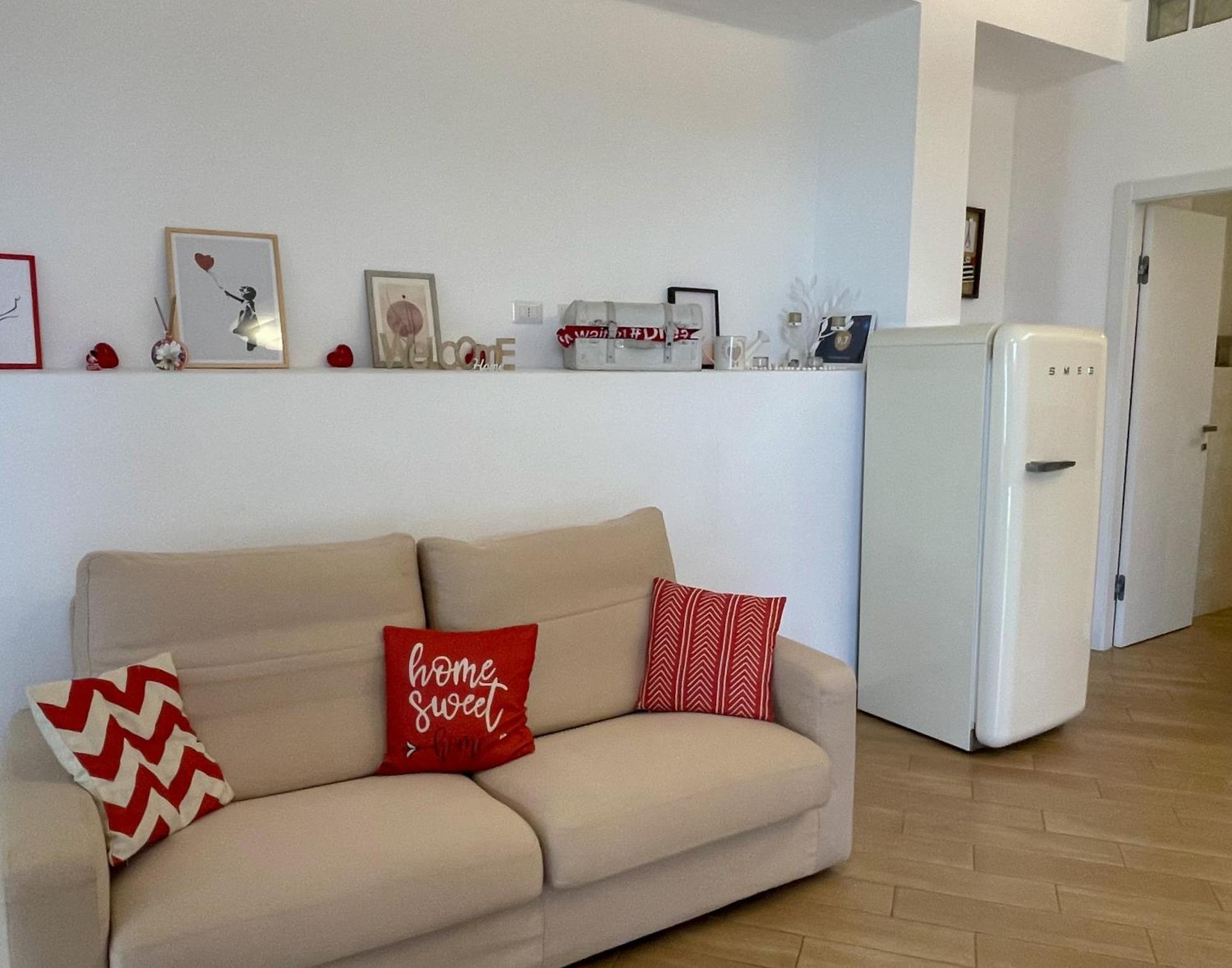 The Shabby House - Charming Seaside Retreat In Central Anzio, Steps From Beach And Train Station Exteriör bild