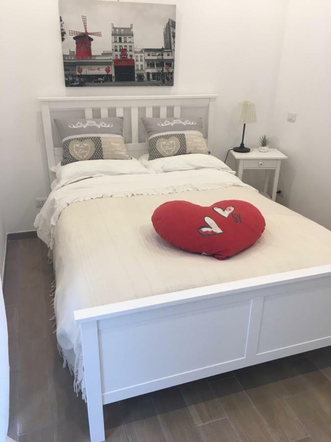 The Shabby House - Charming Seaside Retreat In Central Anzio, Steps From Beach And Train Station Exteriör bild