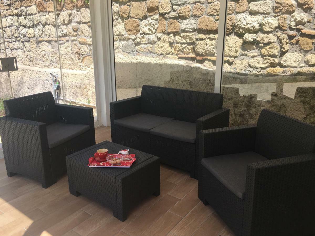The Shabby House - Charming Seaside Retreat In Central Anzio, Steps From Beach And Train Station Exteriör bild