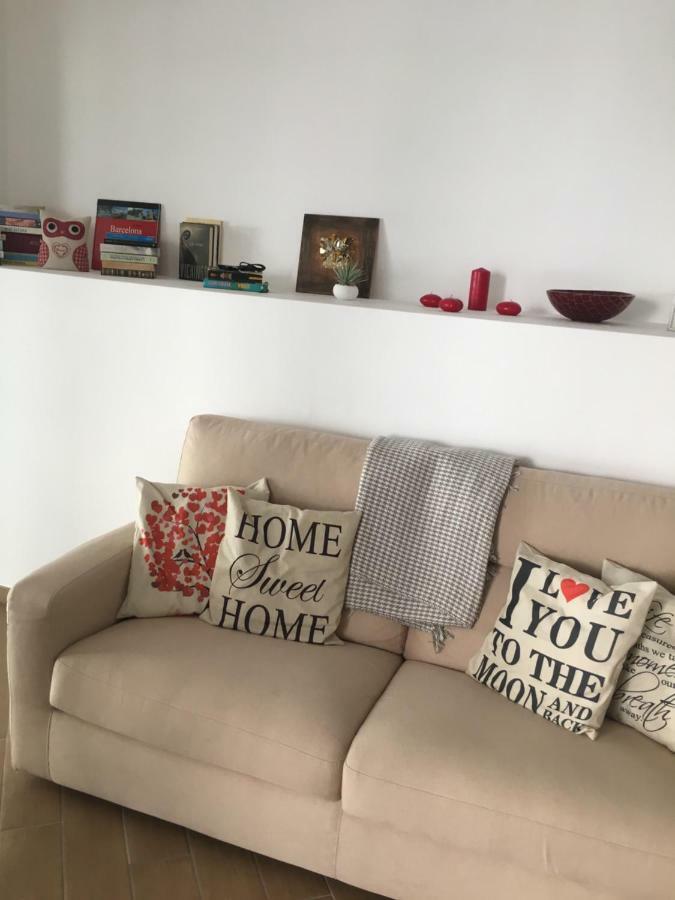 The Shabby House - Charming Seaside Retreat In Central Anzio, Steps From Beach And Train Station Exteriör bild